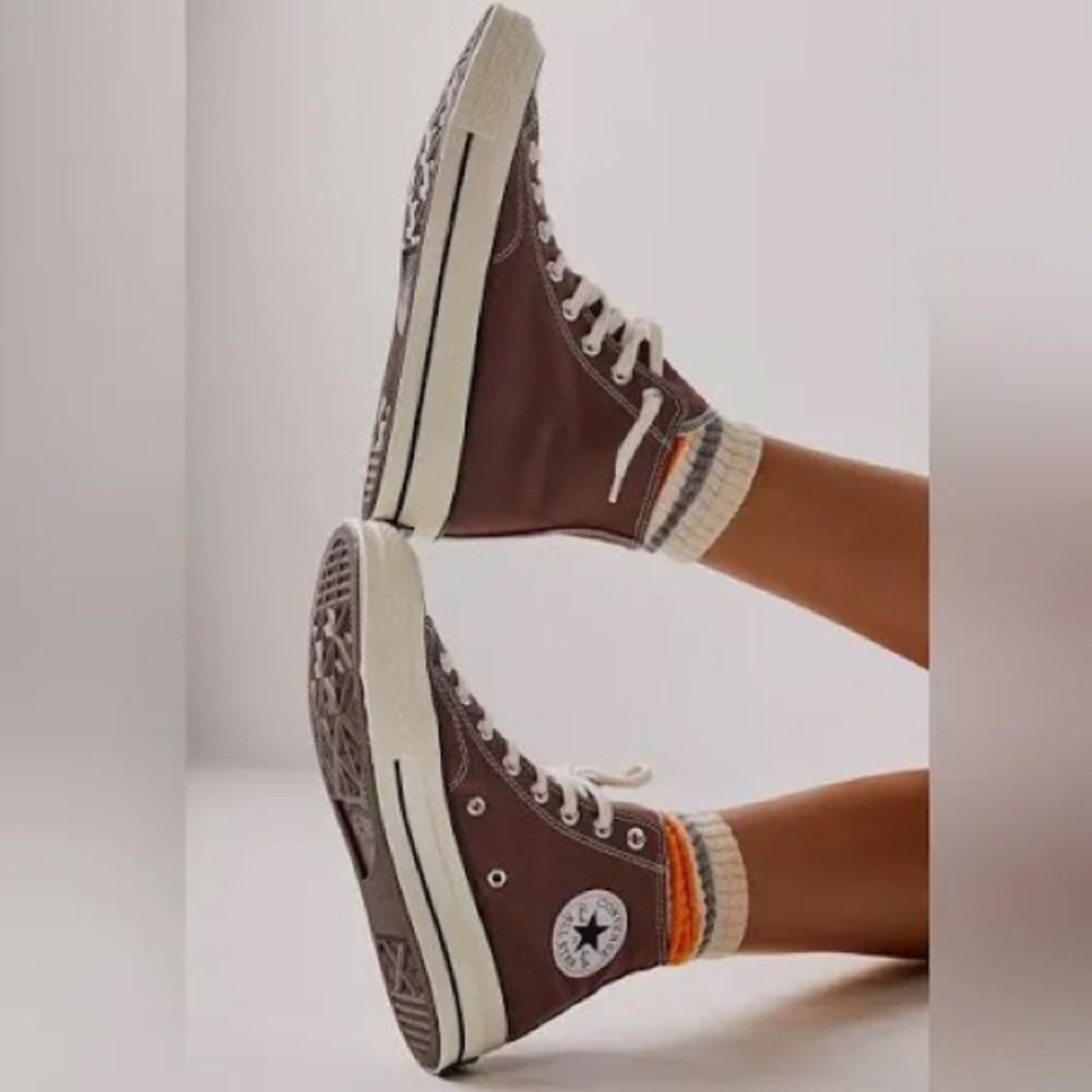 Chuck 70 Classic hi tops in Squirrel Friend